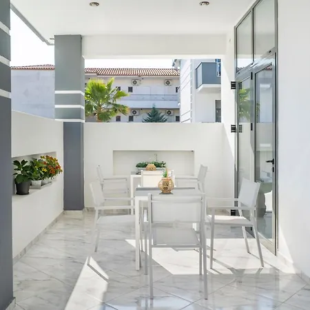 Ξενοδοχείο με διαμερίσματα Akritas