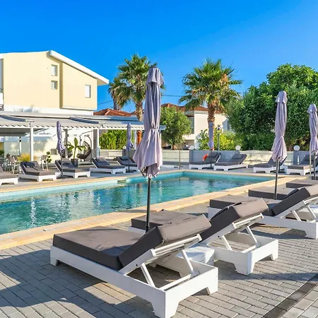 Akritas 4* Πευκοχώρι