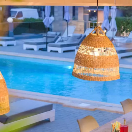 Ξενοδοχείο με διαμερίσματα Akritas 4*