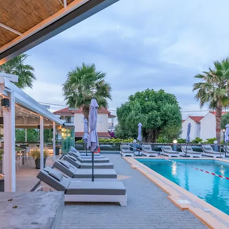 Ξενοδοχείο με διαμερίσματα Akritas